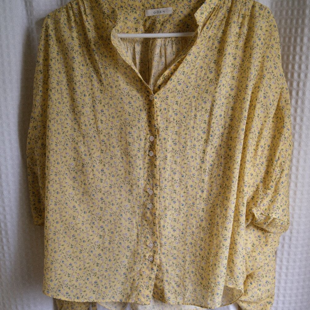 Doen O'Keefe top in yellow floral